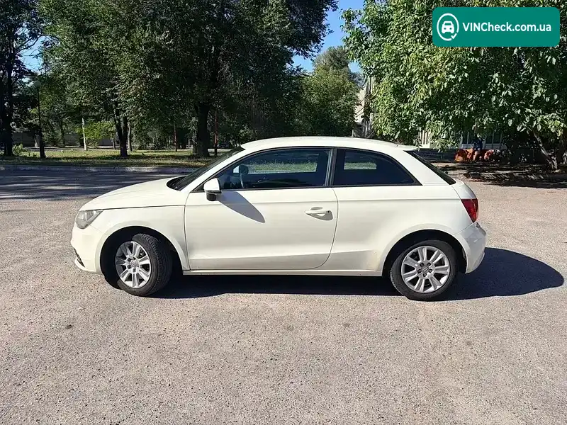 Audi A1 2010, фото з оголошення 2 з 15, VIN WAUZZZ8X0BB018022