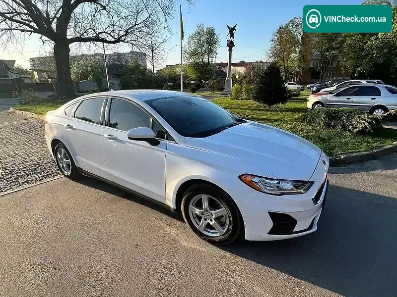 Ford Fusion 2020, фото з оголошення 2 з 21, VIN 3FA6P0G79LR267253