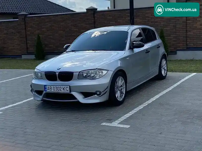BMW 1 Series 2004, фото з оголошення 2 з 19, VIN WBAUF11080JR91055