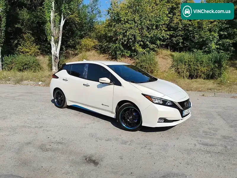 Nissan Leaf 2018, фото з оголошення 1 з 20, VIN 1N4AZ1CP0KC305126