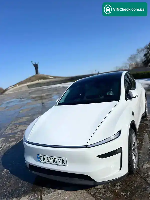 Tesla Model Y 2025, фото з оголошення 1 з 20, VIN 7SAYGDEE6TA382308