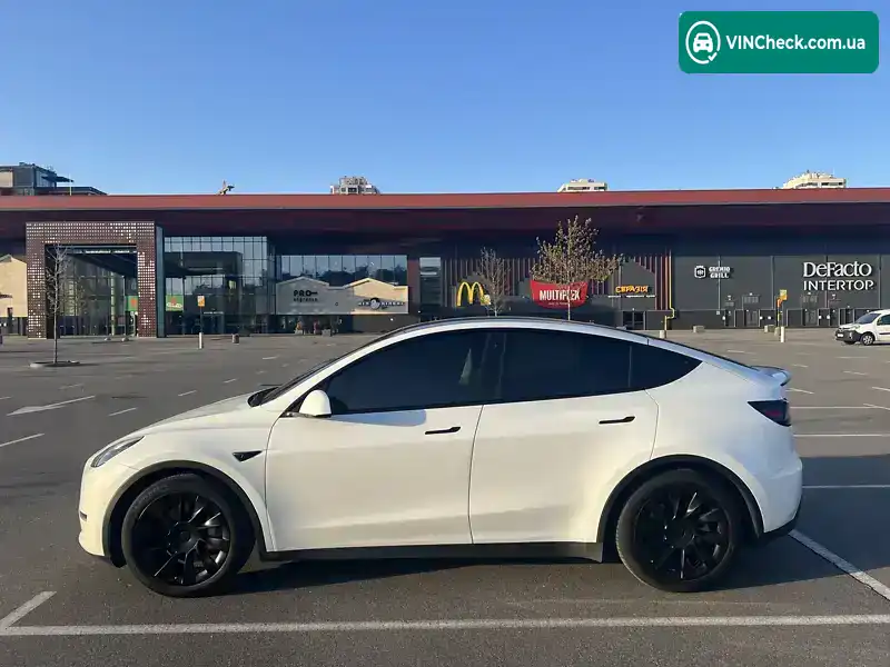 Tesla Model Y 2022, фото з оголошення 2 з 20, VIN 7SAYGAEE0NF488029