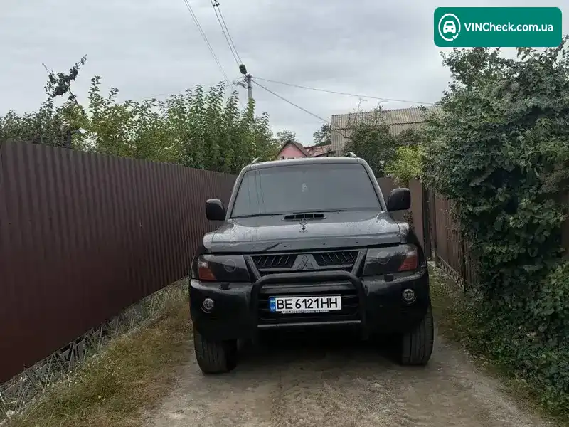 Mitsubishi Pajero 2004, фото з оголошення 2 з 8, VIN JMBLYV75W4J000902