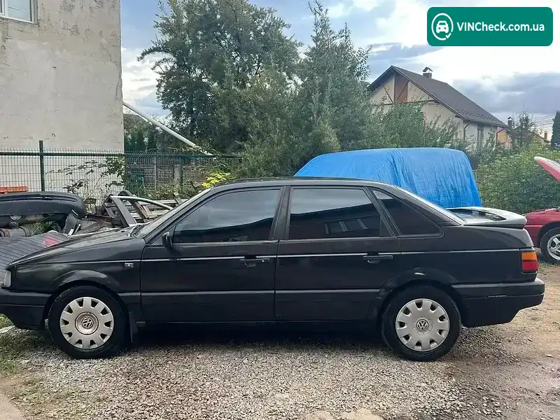 Volkswagen Passat 1992, фото з оголошення 2 з 15, VIN WVWZZZ31ZNE104745