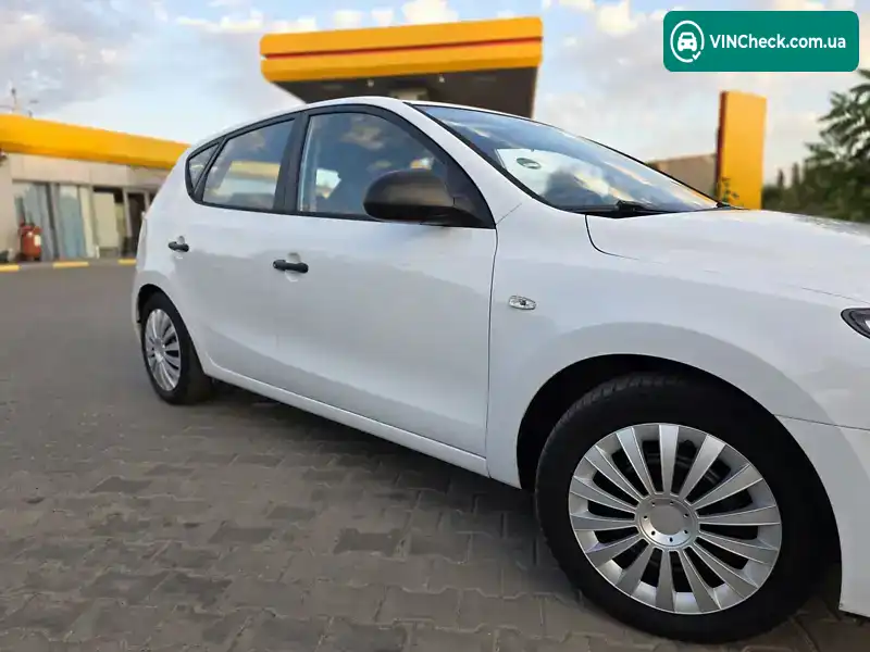Hyundai i30 2009, фото з оголошення 1 з 20, VIN TMADB51CAAJ088642