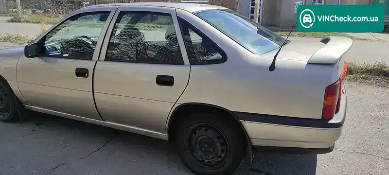 Opel Vectra 1991, фото з оголошення 2 з 14, VIN W0L000087M1140634