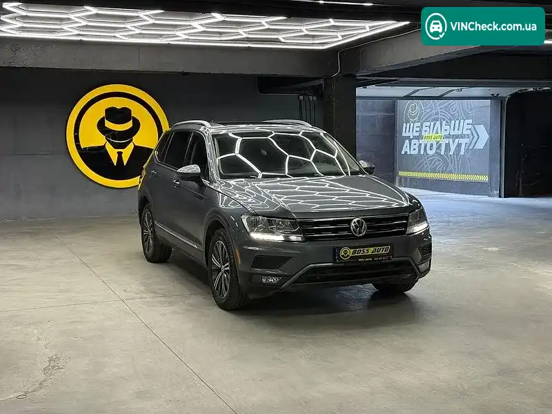 Volkswagen Tiguan 2018, фото з оголошення 1 з 20, VIN 3VV3B7AX8KM032109