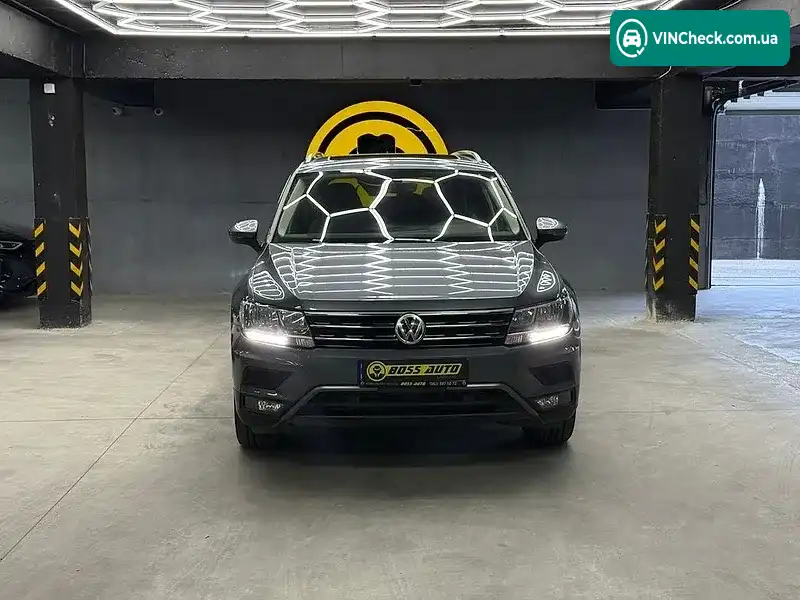 Volkswagen Tiguan 2018, фото з оголошення 2 з 20, VIN 3VV3B7AX8KM032109