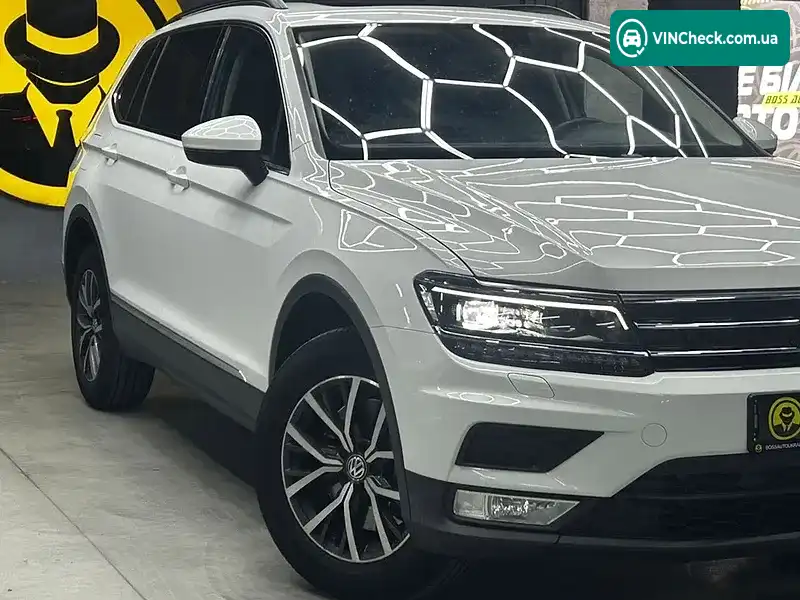 Volkswagen Tiguan 2020, фото з оголошення 2 з 20, VIN 3VV3B7AX0LM111260