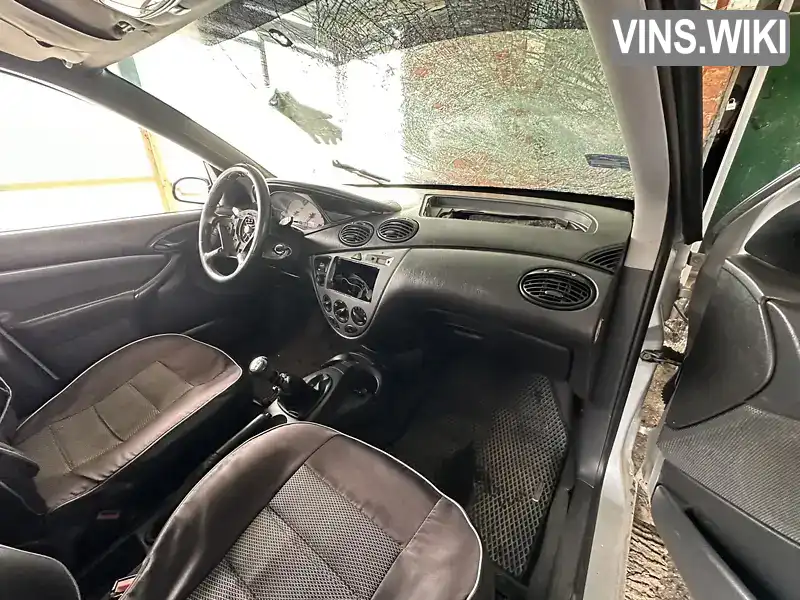 Ford Focus 2000, фото з оголошення 2 з 18, VIN WF0NXXGCDNYA58772
