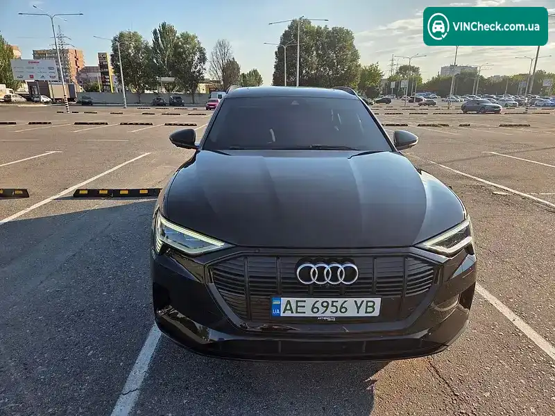 Audi e-tron 2021, фото з оголошення 1 з 20, VIN WA1AAAGE9MB040588