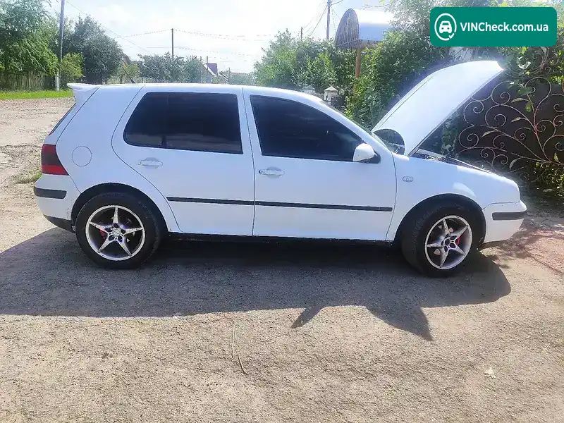 Volkswagen Golf 2000, фото з оголошення 1 з 4, VIN WVWZZZ1JZYD616800