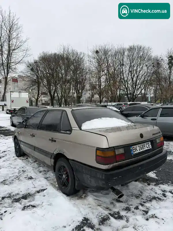 Volkswagen Passat 1988, фото з оголошення 2 з 13, VIN WVWZZZ31ZJE048291