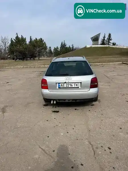 Audi A4 1999, фото з оголошення 2 з 9, VIN WAUZZZ8DZYA059958