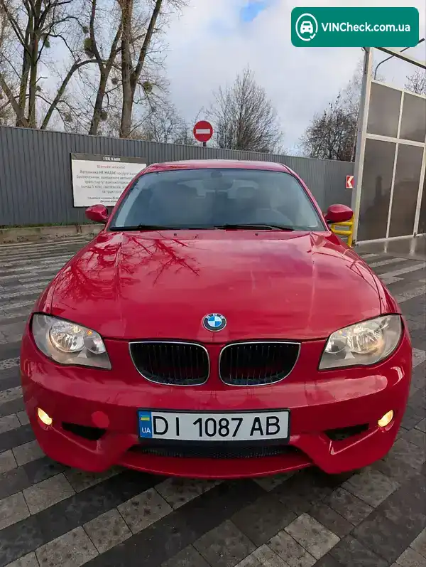 BMW 1 Series 2005, фото з оголошення 2 з 18, VIN WBAUG51060PV18501