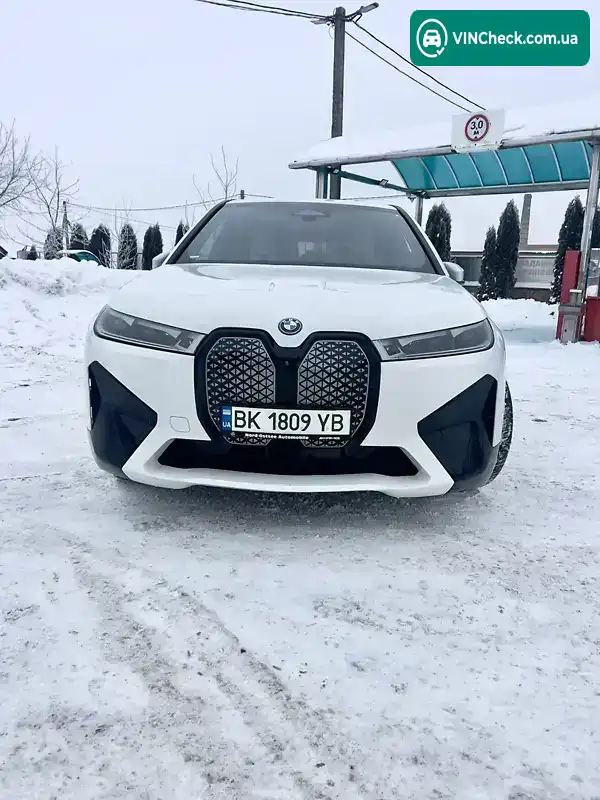 BMW iX 2023, фото з оголошення 2 з 17, VIN WBY11CF080CP64959