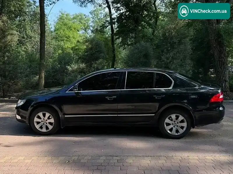 Skoda Superb 2013, фото з оголошення 2 з 20, VIN TMBAB43T8DB300570