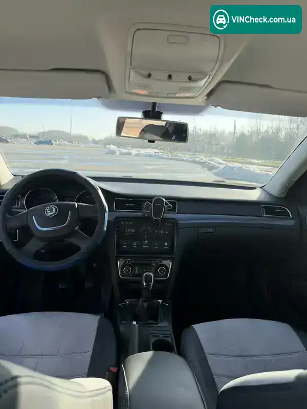 Skoda Superb 2011, фото з оголошення 2 з 14, VIN TMBAE63T0C9033966