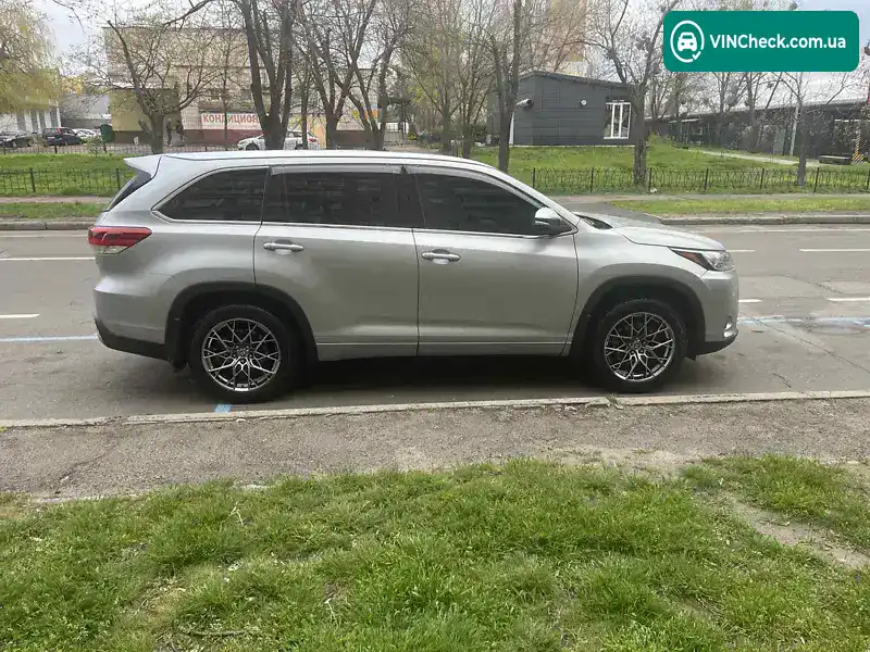 Toyota Highlander 2019, фото з оголошення 1 з 16, VIN 5TDDZRFHX0S996977