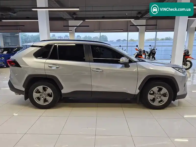 Toyota RAV4 2023, фото з оголошення 2 з 20, VIN JTMR43FV40D045001