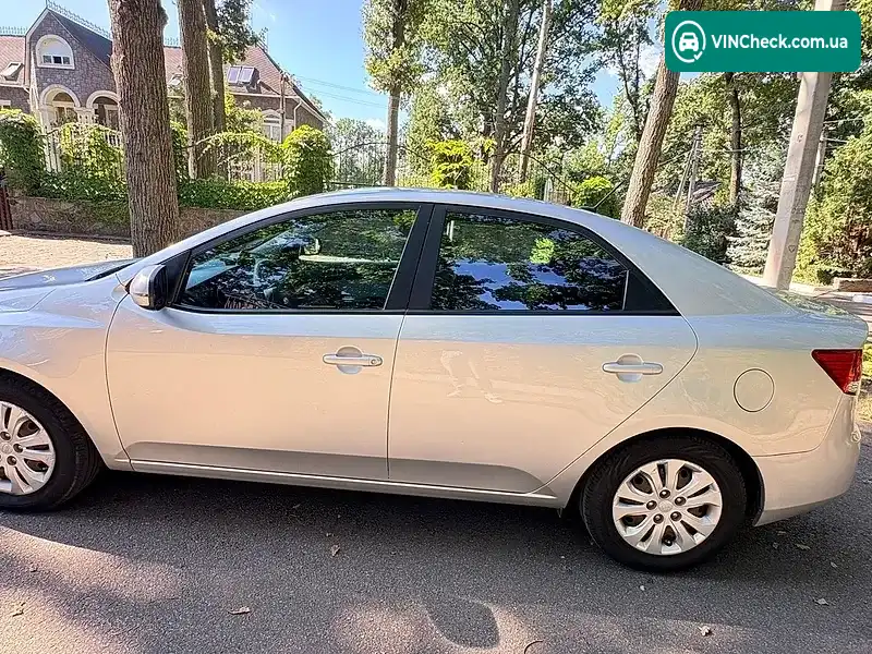 Kia Forte 2012, фото з оголошення 2 з 18, VIN KNAFU4A27C5587016