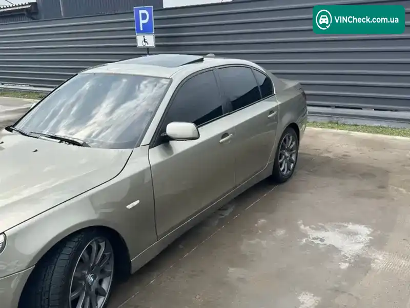 BMW 5 Series 2004, фото з оголошення 2 з 17, VIN WBANC71070B659490