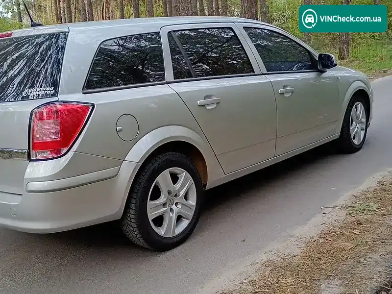 Opel Astra 2010, фото з оголошення 1 з 13, VIN W0L0AHL35A2052991