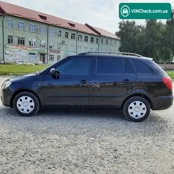 Skoda Fabia 2009, фото з оголошення 2 з 18, VIN TMBFC65J7A3106337