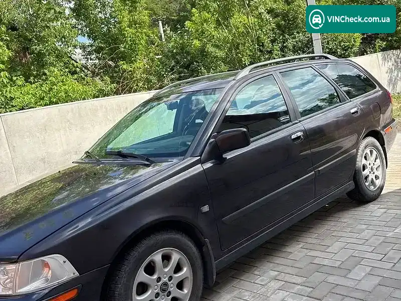 Volvo V40 2002, фото з оголошення 2 з 20, VIN YV1VW78822F875037