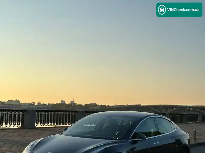 Tesla Model 3 2020, фото з оголошення 1 з 8, VIN 5YJ3E1EA2LF703837