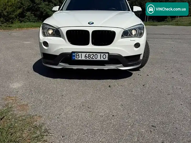 BMW X1 2013, фото з оголошення 1 з 17, VIN WBAVM7100DVR35025
