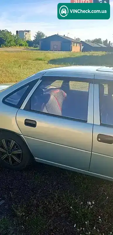 Opel Vectra 1989, фото з оголошення 1 з 4, VIN W0L000087K5022475