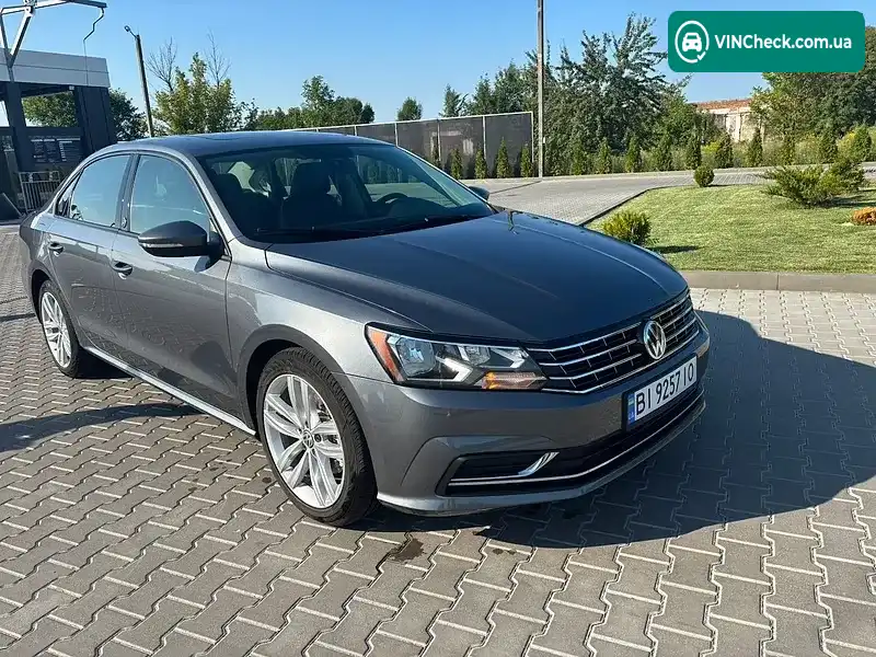 Volkswagen Passat 2018, фото з оголошення 2 з 15, VIN 1VWLA7A39KC012934