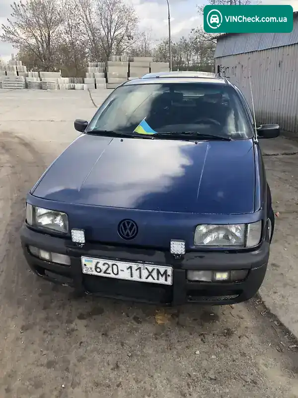 Volkswagen Passat 1992, фото з оголошення 2 з 17, VIN WVWZZZ31ZNB009095