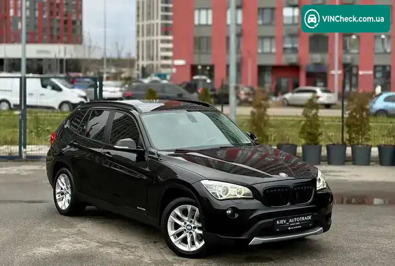 BMW X1 2015, фото з оголошення 2 з 21, VIN WBAVL1C51FVY36354