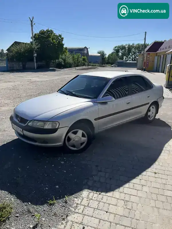 Opel Vectra 1998, фото з оголошення 1 з 12, VIN W0L0JBF19W1051756
