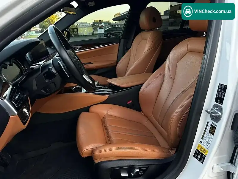 BMW 5 Series 2018, фото з оголошення 2 з 20, VIN WBAJE7C50KWD55045