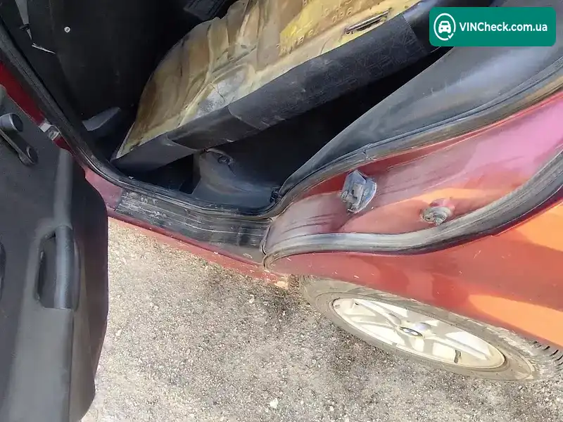 BMW 3 Series 1991, фото з оголошення 2 з 16, VIN WBACB31080FD51548