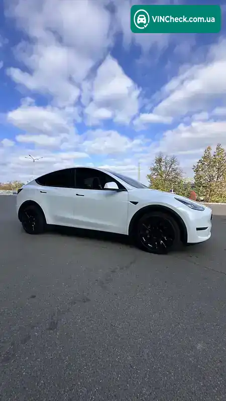Tesla Model Y 2021, фото з оголошення 2 з 20, VIN 7SAYGDEE9NF341239