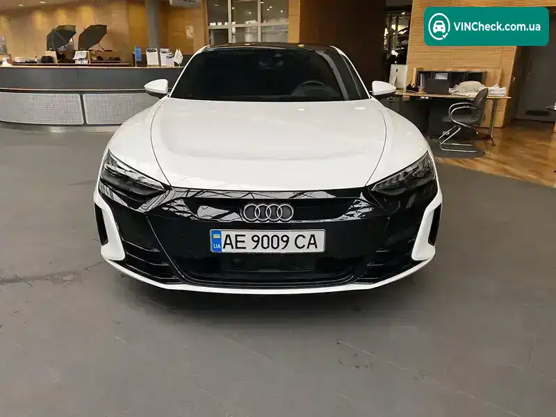 Audi e-tron GT 2021, фото з оголошення 2 з 20, VIN WAUZZZFW9N7003259