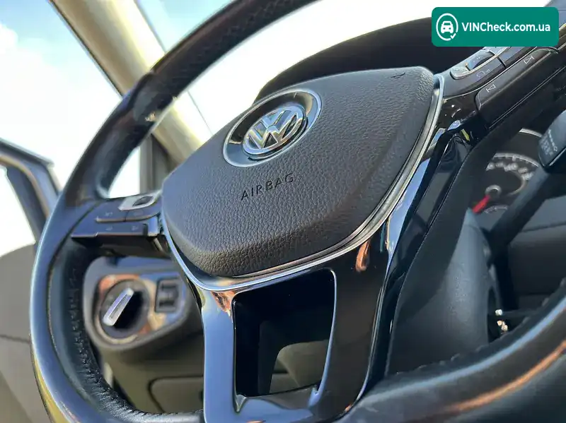 Volkswagen Golf 2016, фото з оголошення 2 з 20, VIN WVWZZZAUZHP504774