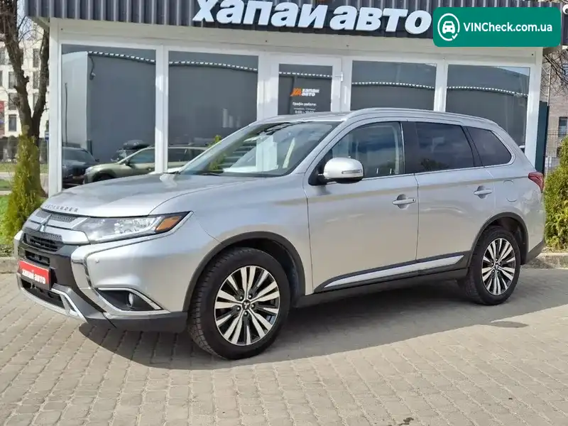 Mitsubishi Outlander 2020, фото з оголошення 1 з 19, VIN JA4AD3A34LJ000465
